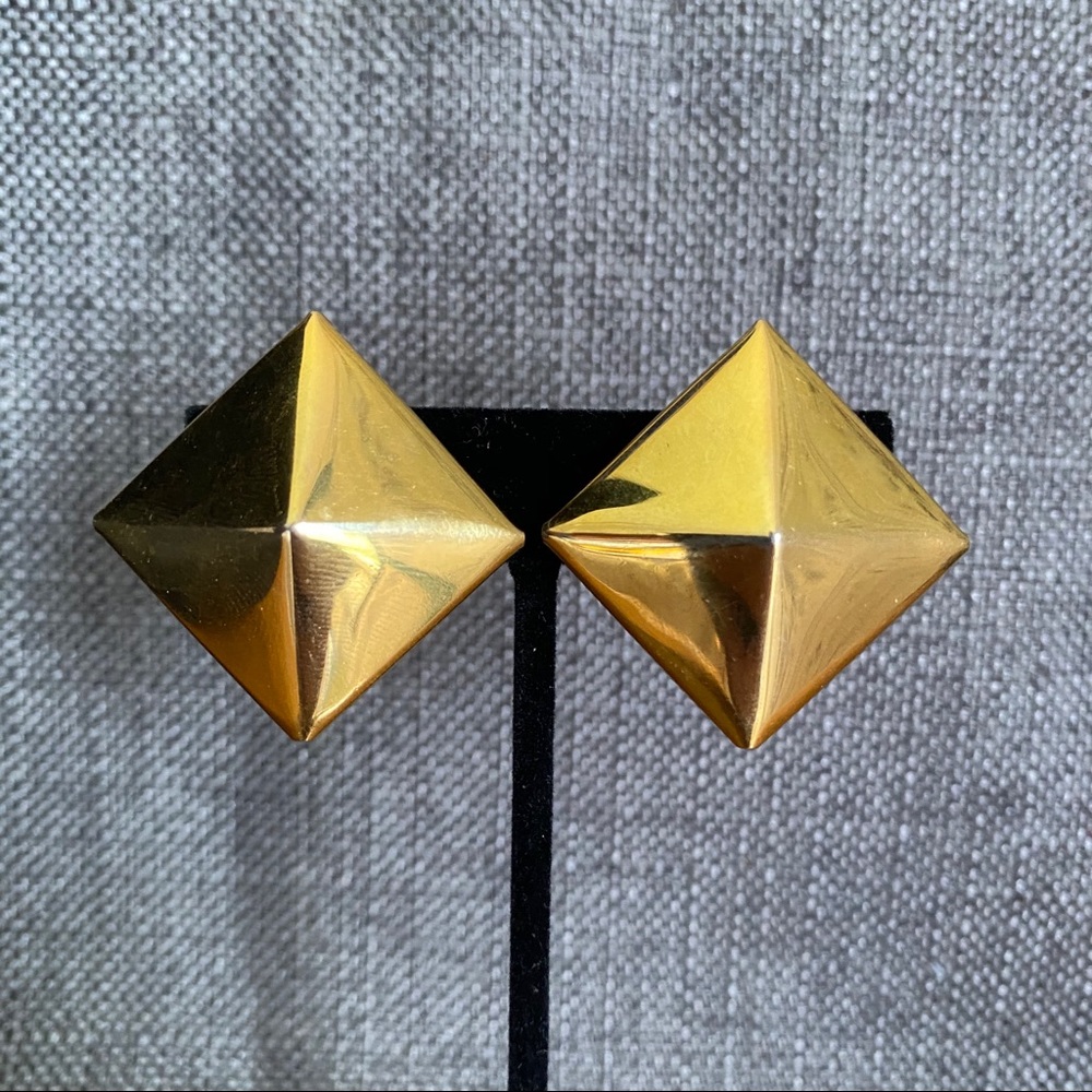 Ellen Designs Gold 3D Vintage Clip On Earrings